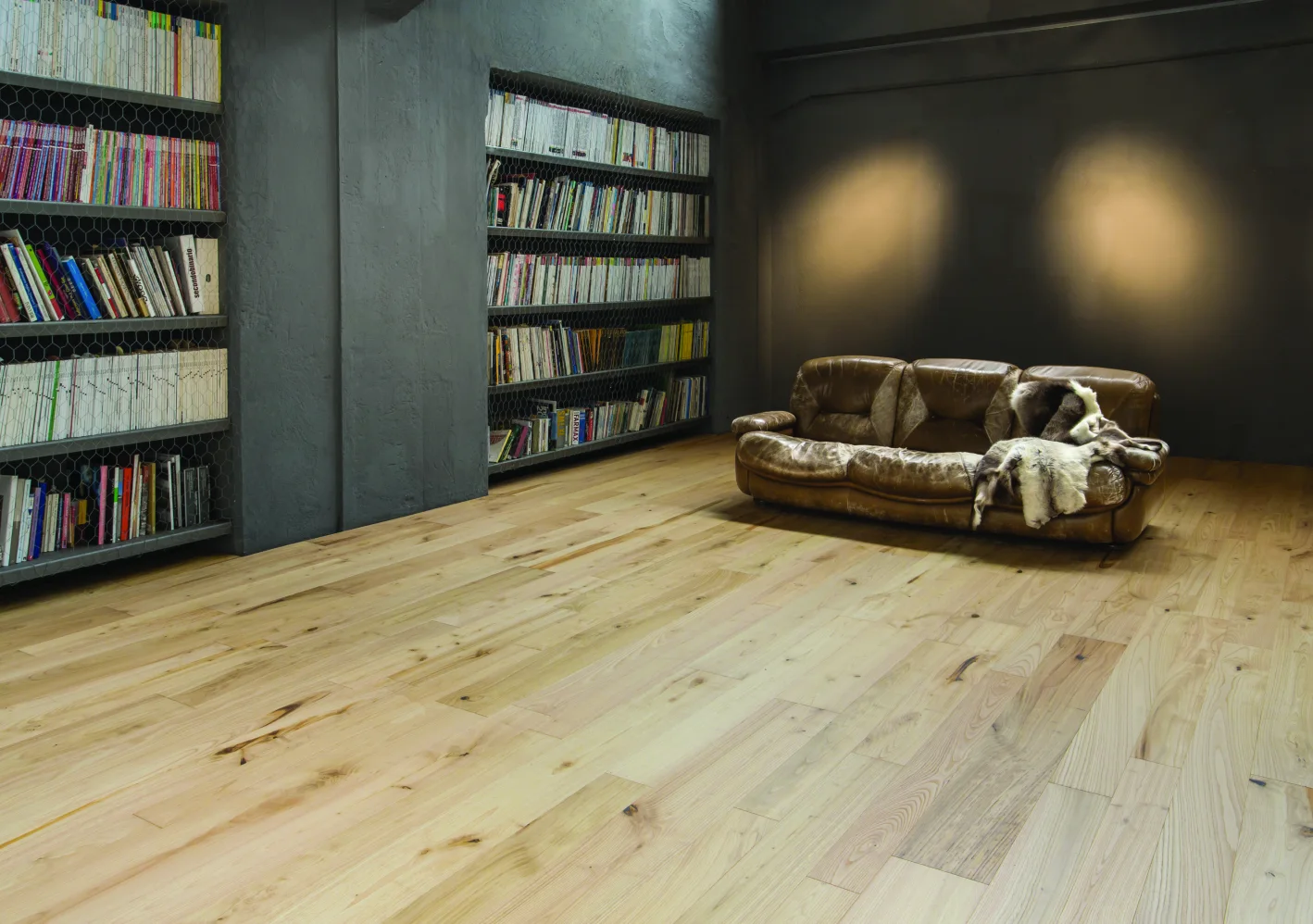 Un ambiente con parquet della collezione Bosco Nostro