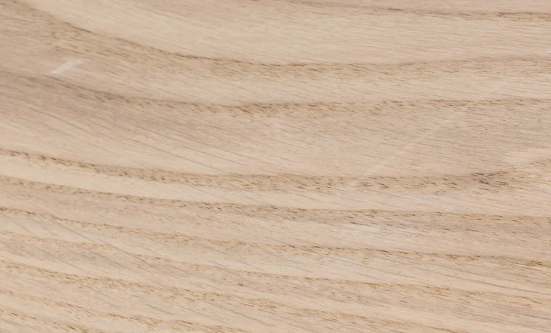 Levigatura: dettaglio della superficie in legno